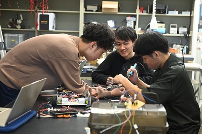 加工_情報システム工学科写真